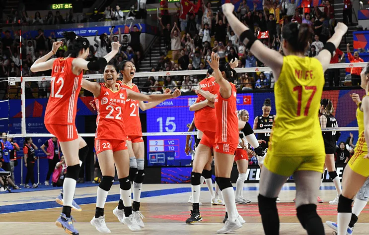世界女排联赛：中国3-0波兰四连胜完美收官